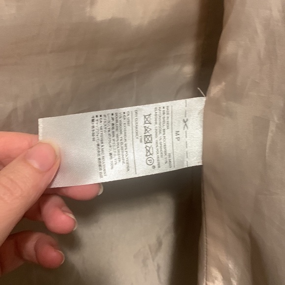 Banana Republic beautiful lined coat- size M - Picture 9 of 9